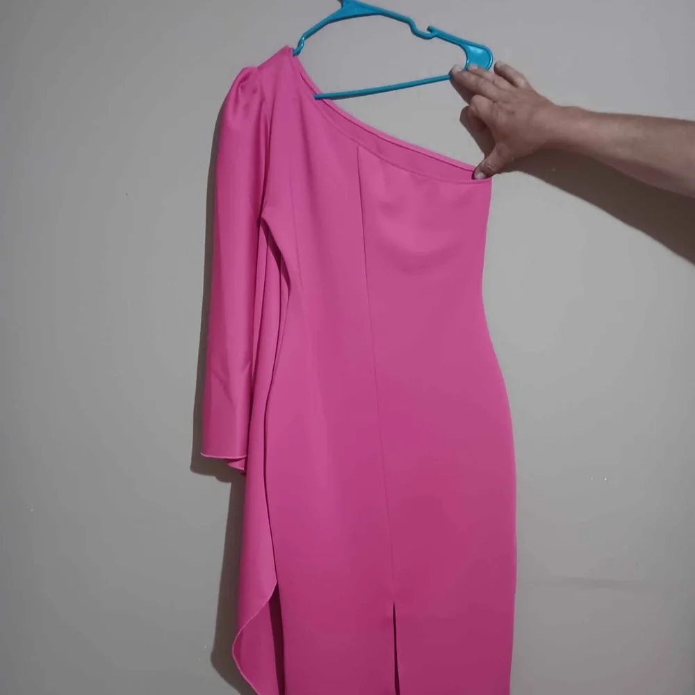 Elegant Pink One-Shoulder Dress - Picture 1 of 5
